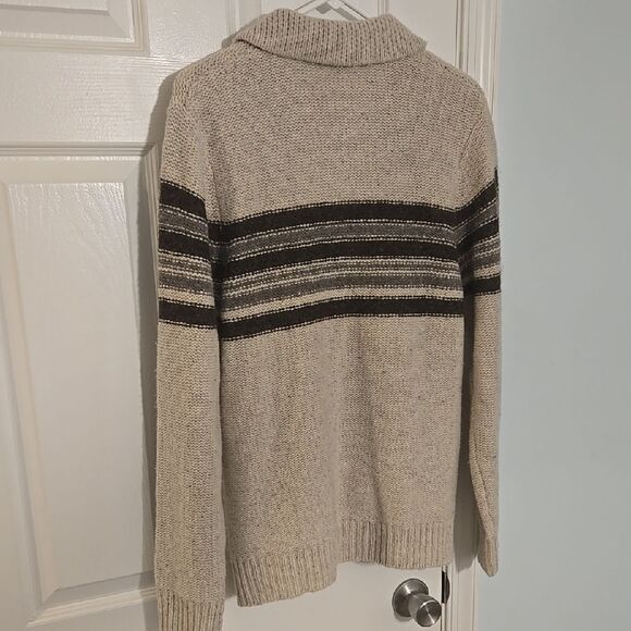 Men's Beige and Black Zip-Up Sweater - Picture 7 of 7